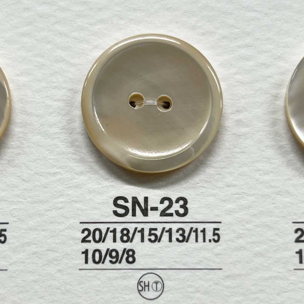 SN23 天然材料由尖尾螺製成 2 孔光澤鈕扣 愛麗絲鈕扣
