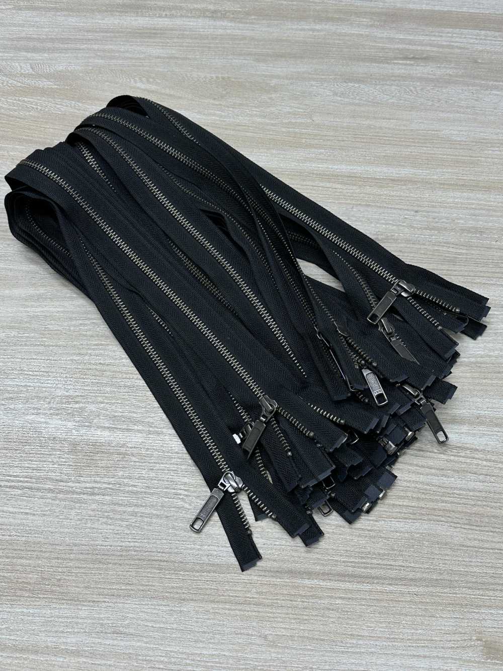 5RGTHOR-OUTLET 金屬拉鍊， 5尺寸，古銀色，開口 YKK拉鍊