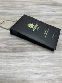 TRAVEL NIKKE 原廠經典款樣布冊集《TRAVEL》[樣卡] NIKKE 更多照片